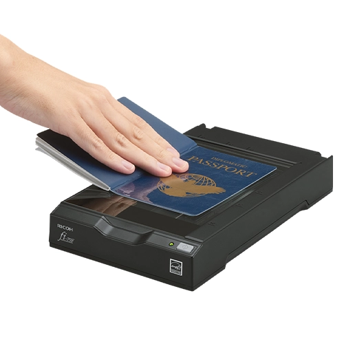 Digitalizar um passaporte com o scanner Ricoh fi-70f
